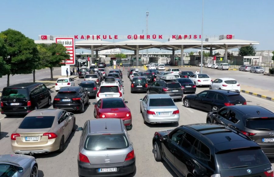 Trakya'daki gümrük kapılarından 2023'te 5,5 milyona yakın araç geçiş yaptı