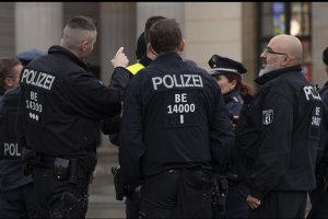 Almanya’da mültecilere karşı saldırılar iki kat arttı.