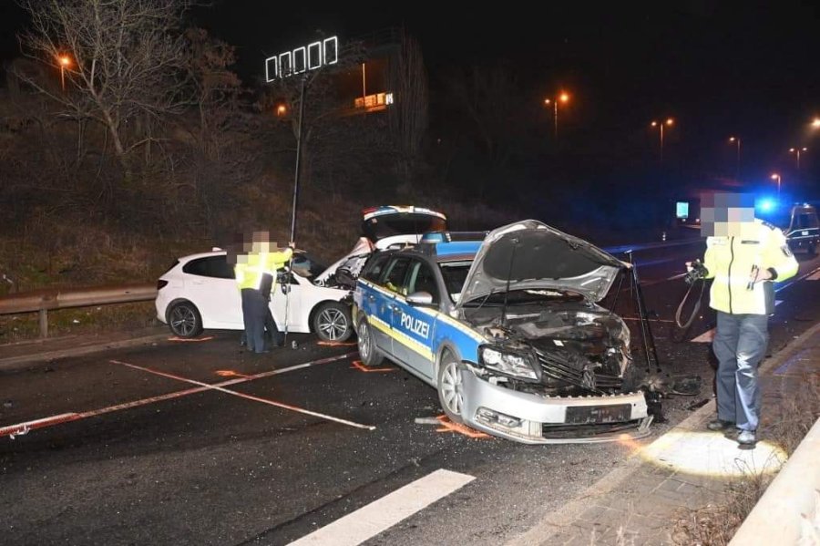 Polis ten kacan süpheli sahis maddi hasarli kaza yapti