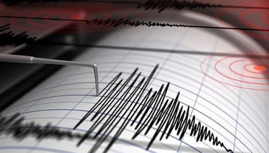 SON DAKİKA ÇANAKKALE’DE 4.9 BÜYÜKLÜĞÜNDE DEPREM MEYDANA GELDİ.
GECE 21:38 SULARINDA.