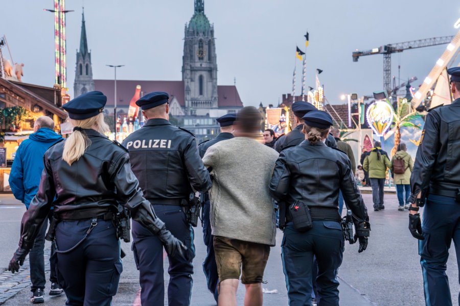 Oktoberfest’te polis alarma geçti!